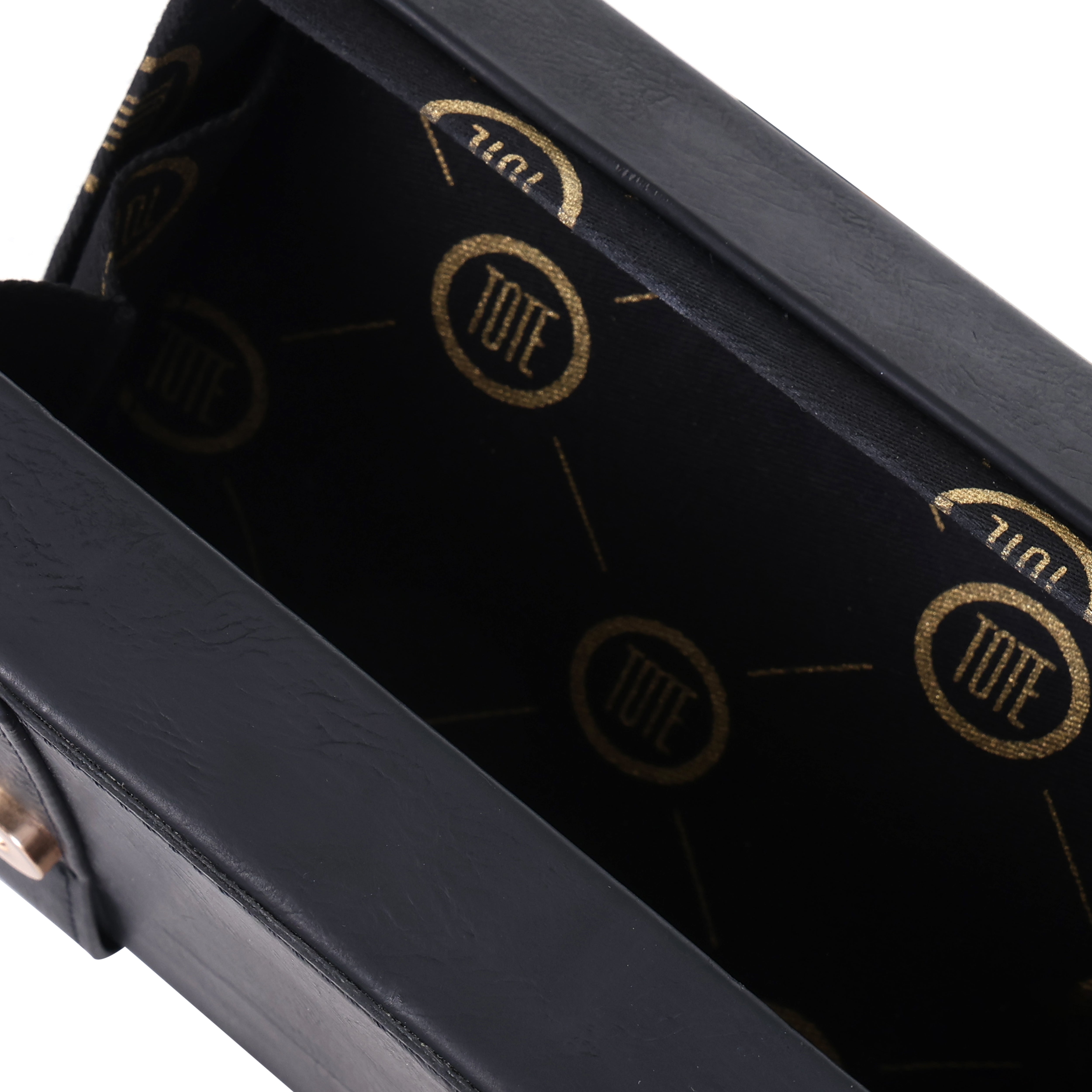 Hunter Trunk